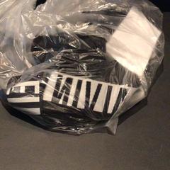 Fehérnemű Black, amint azt Van der Valk Hotel Amsterdam Zuidas az iLost segítségével jelentette.