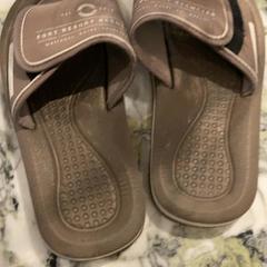 Slippers slippers, zoals gemeld door Van der Valk Hotel Heerlen met iLost