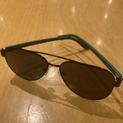 Zonnebril Zwart, zgłoszono przez Pathé Ede przy użyciu iLost