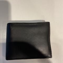 Peněženka paujali., jak nahlášeno Gemeente Amsterdam pomocí iLost