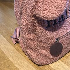 Ryggsekk Roze Teddy Kinder Rugzak, som rapportert av Designer Outlet Roermond ved bruk av iLost