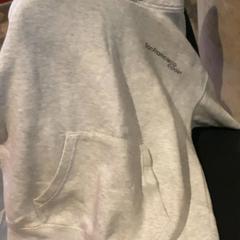 Camisola Gris, como reportado por MEININGER Hotel Paris Porte de Vincennes utilizando o iLost