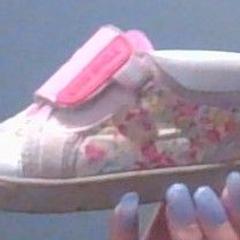 Schoen pink kid, zoals gemeld door MEININGER Hotel Roma Termini met iLost