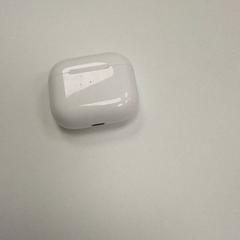 Custodia di ricarica chargeur écoutteurs, come riportato da ilévia utilizzando iLost