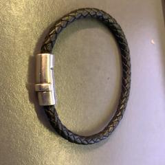 Náramok, ako bolo nahlásené Eindhoven Airport pomocou iLost