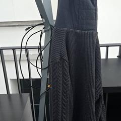 Pullover & Jacke Zwart, gemeldet von Universiteit Gent - Faculteitsbibliotheek LW über iLost