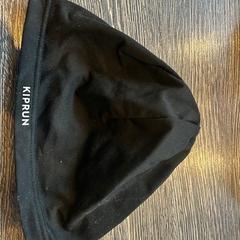 Beanie zwart, amint azt WestCord Hotel Eindhoven az iLost segítségével jelentette.