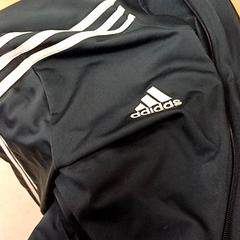 Tréninková bunda jas adidas, jak nahlášeno Qbuzz GD Groningen Peizerweg pomocí iLost