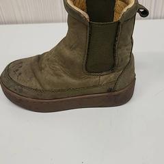 子供靴 がiLostで Transdev Gooi en Vechtstreek によって報告されました