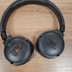 Auriculares, ha sido reportado por Breda University of Applied Sciences Mgr. Hopmansstraat con iLost