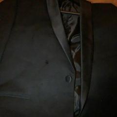 Dzseki & Nadrág, amint azt Café Leentje az iLost segítségével jelentette.