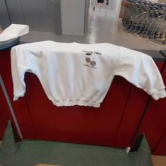 Maglione, come riportato da IKEA Strasbourg utilizzando iLost