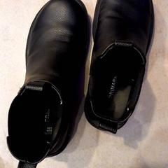 Schoen & Laarzen, zoals gemeld door Leonardo Royal Hotel Amsterdam met iLost