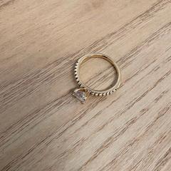 İLost kullanarak IKEA Liège tarafından bildirildiği gibi Yüzük fantaisie