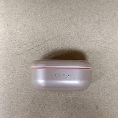 Funda per a auriculars, segons ha informat Qbuzz GD Groningen Peizerweg mitjançant iLost