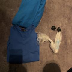 セーター, 歯ブラシ & 毛布 がiLostで Van der Valk Hotel Haarlem によって報告されました