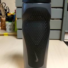 Láhev na pití - zwart antrasiet, jak nahlášeno Centraal magazijn pomocí iLost