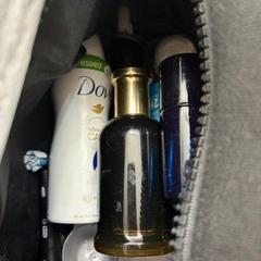 Toaletná taška tas, ako bolo nahlásené DoubleTree by Hilton Rotterdam Centre pomocou iLost