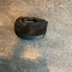 Poltsa, gisa salatu by Gemeente Amsterdam - Bureau Gevonden Voorwerpen iLost erabiliz