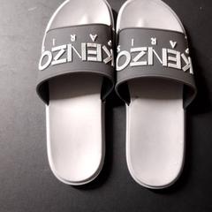 Sandál, jak nahlášeno Grand Hotel Amrath Kurhaus pomocí iLost