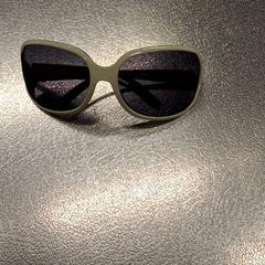 Sunglasses, as reported by IKEA Paris - Italie Deux using iLost