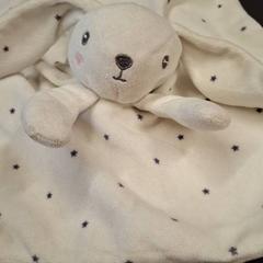 Cuddly slap Lapin blanc, as reported by IKEA Nice Saint Isidore using iLost