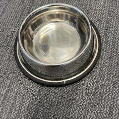 Abreuvoir pour chien, a été signalé par Grand Hotel Amrath Kurhaus utilisant iLost