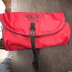 Tasjes Rode jack wolfskin tas, jak nahlášeno Attractie- & Vakantiepark Slagharen pomocí iLost