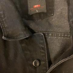 İLost kullanarak MEININGER Hotel Brussels City Center tarafından bildirildiği gibi Dış giyim Black