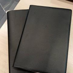 Jegyzetfüzet Agenda noir marque exdi, amint azt IKEA Marseille - Vitrolles az iLost segítségével jelentette.