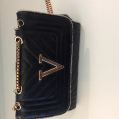 かばん Zwart ,brons がiLostで Gemeente Barneveld によって報告されました