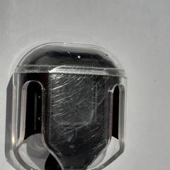 AirPodsケース noire et transparent がiLostで TCL によって報告されました