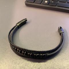 İLost kullanarak Eindhoven Airport tarafından bildirildiği gibi Bileklik zwart