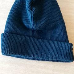 Kleding - Muts Zwart, jak nahlášeno Centraal magazijn pomocí iLost