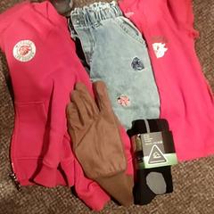 衣類 がiLostで Van der Valk Hotel Apeldoorn - De Cantharel によって報告されました