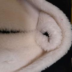 Sciarpa blanche, come riportato da TCL utilizzando iLost