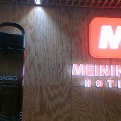 Cantimplora bottle, segons ha informat MEININGER Hotel Innsbruck Zentrum mitjançant iLost