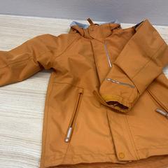 Casaco Polarn och pyret jacka, como reportado por IKEA Jönköping utilizando o iLost