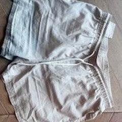 Fürdőruha L, amint azt Hotel Apeldoorn az iLost segítségével jelentette.