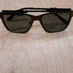 Okulary przeciwsłoneczne, zgłoszono przez IKEA Lyon Grand Parilly przy użyciu iLost