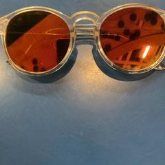 Gafas de sol, segundo informou IKEA福岡新宮 usando iLost