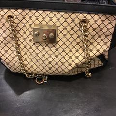 Taška, ako bolo nahlásené U-OV Utrecht pomocou iLost