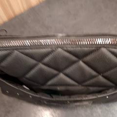 Trousse de toilette, a été signalé par Rotterdam The Hague Airport utilisant iLost