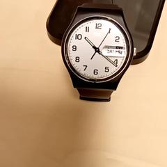 Rellotge, segons ha informat Mövenpick Hotel Amsterdam City Centre mitjançant iLost