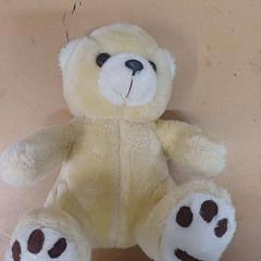 Peluche, como reportado por IKEA Reims Thillois utilizando o iLost