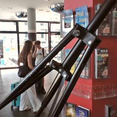 Tripod Black, as reported by MEININGER Hotel Berlin Central Station using iLost