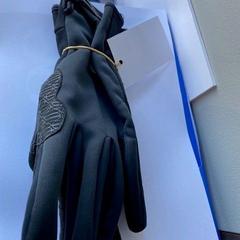 Rukavice, jak nahlášeno Regio West-Vlaanderen pomocí iLost