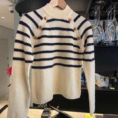 Sweater maritime stripe, blue and white., come riportato da Conscious Hotel Museum Square utilizzando iLost