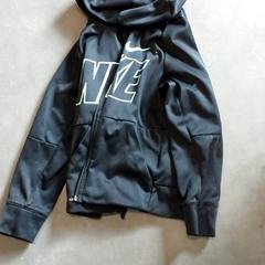 Vestje Nike, rapporterat av Centraal magazijn med iLost