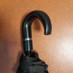 Paraigües plegable noir, segons ha informat TCL mitjançant iLost